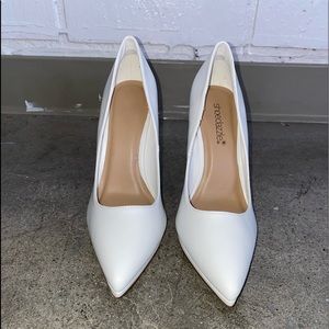 White Pointed Toe Pump